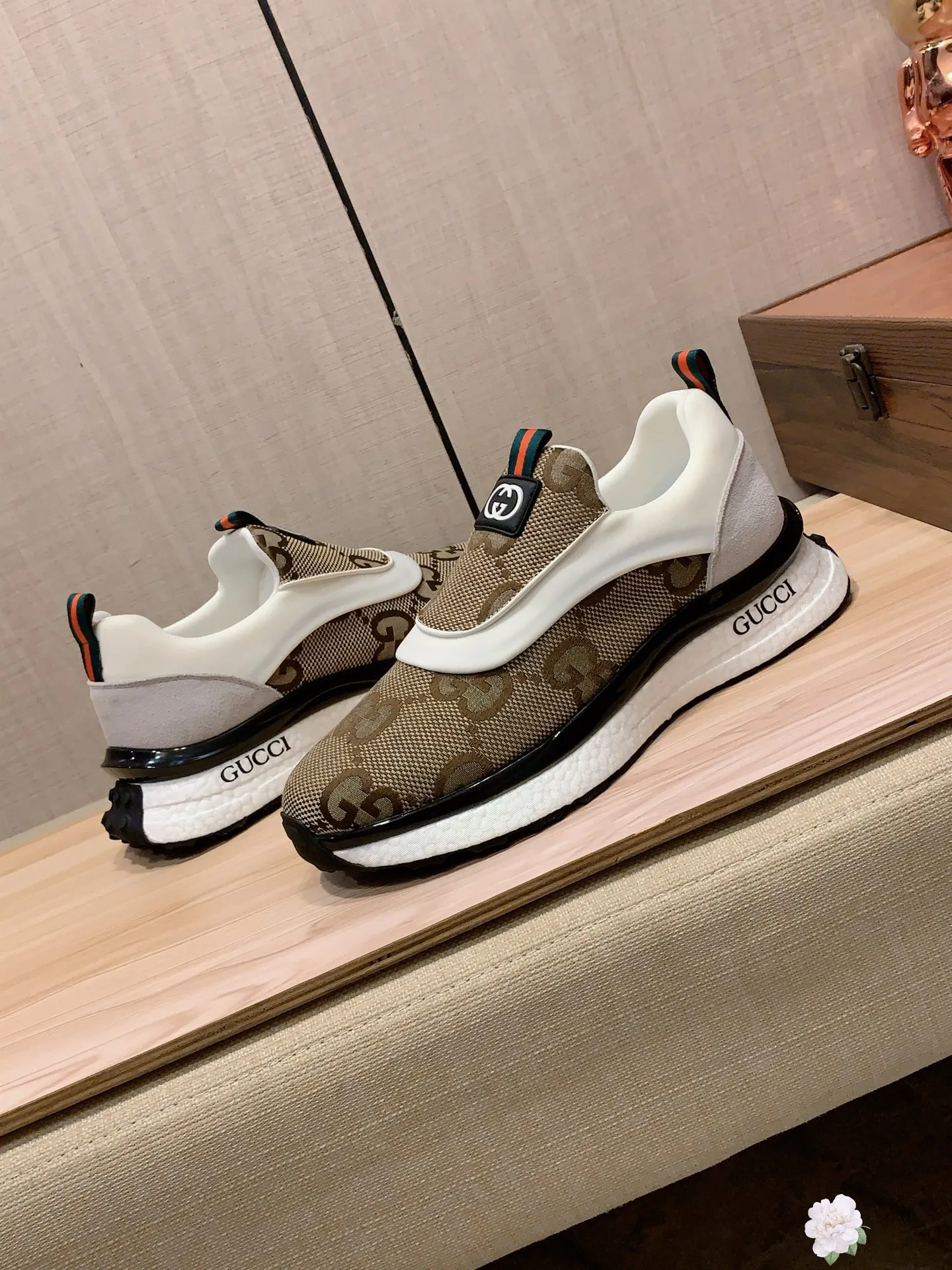 Men's men's shoes💰460💰💰🎩🎩[Lightning][Lightning] "Gucci*" The latest • popular casual shoes, top brand [seduce] luxury ~ purchasing agency, top ~ quality. [Strong] The upper is made of imported breathable cowhide with woven material ➕ breathable sheepskin feet (•) and fine workmanship. The original stylish and stylish soft rubber wear-resistant and non-slip outsole is light and comfortable on the feet. The real thing looks better when photographed. 004: Size: 38-44, 3️⃣ colors selected